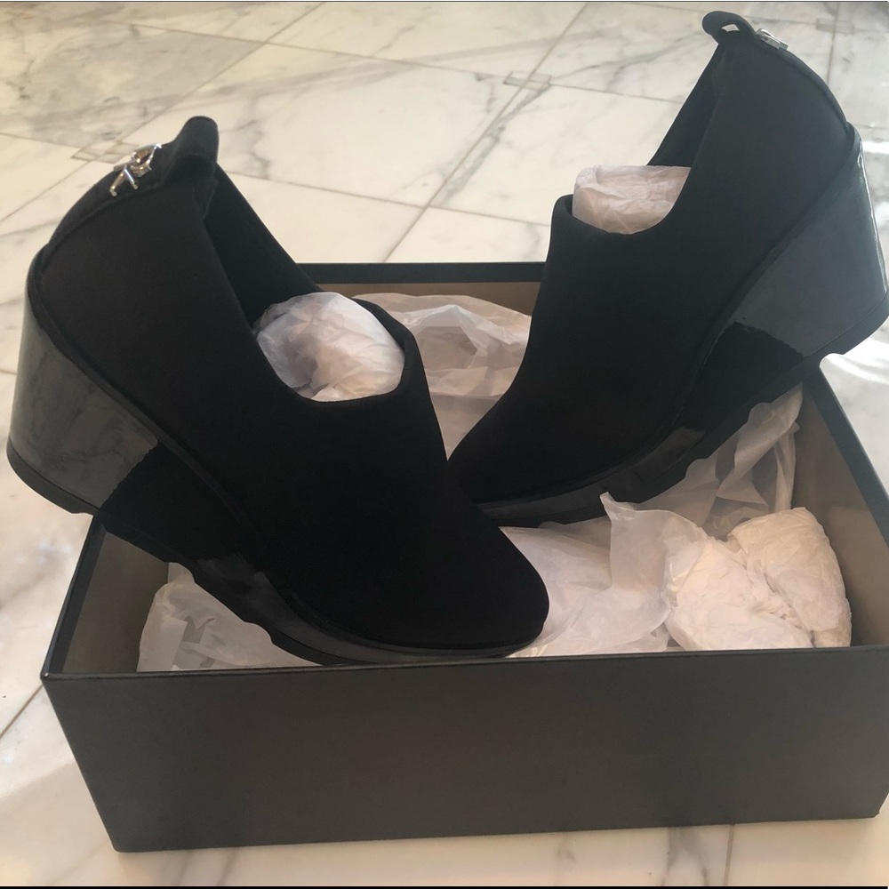Donna Karan never worn, black microfiber shoes